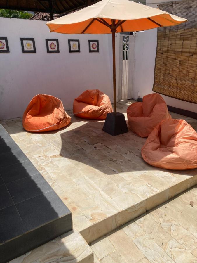 Villa Agung Beach Inn Lovina Kültér fotó
